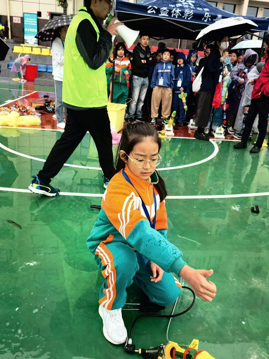 新宁县解放小学在省科技比赛中 科技追梦，再展英姿