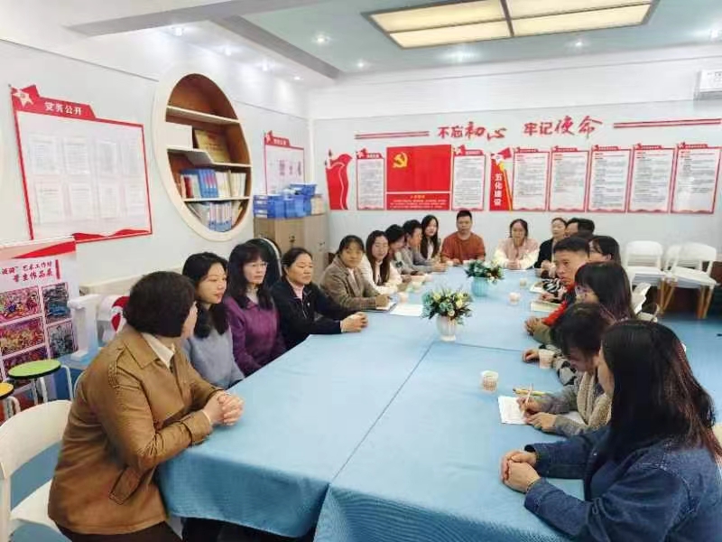 外出观摩拓视野·学思并行促成长