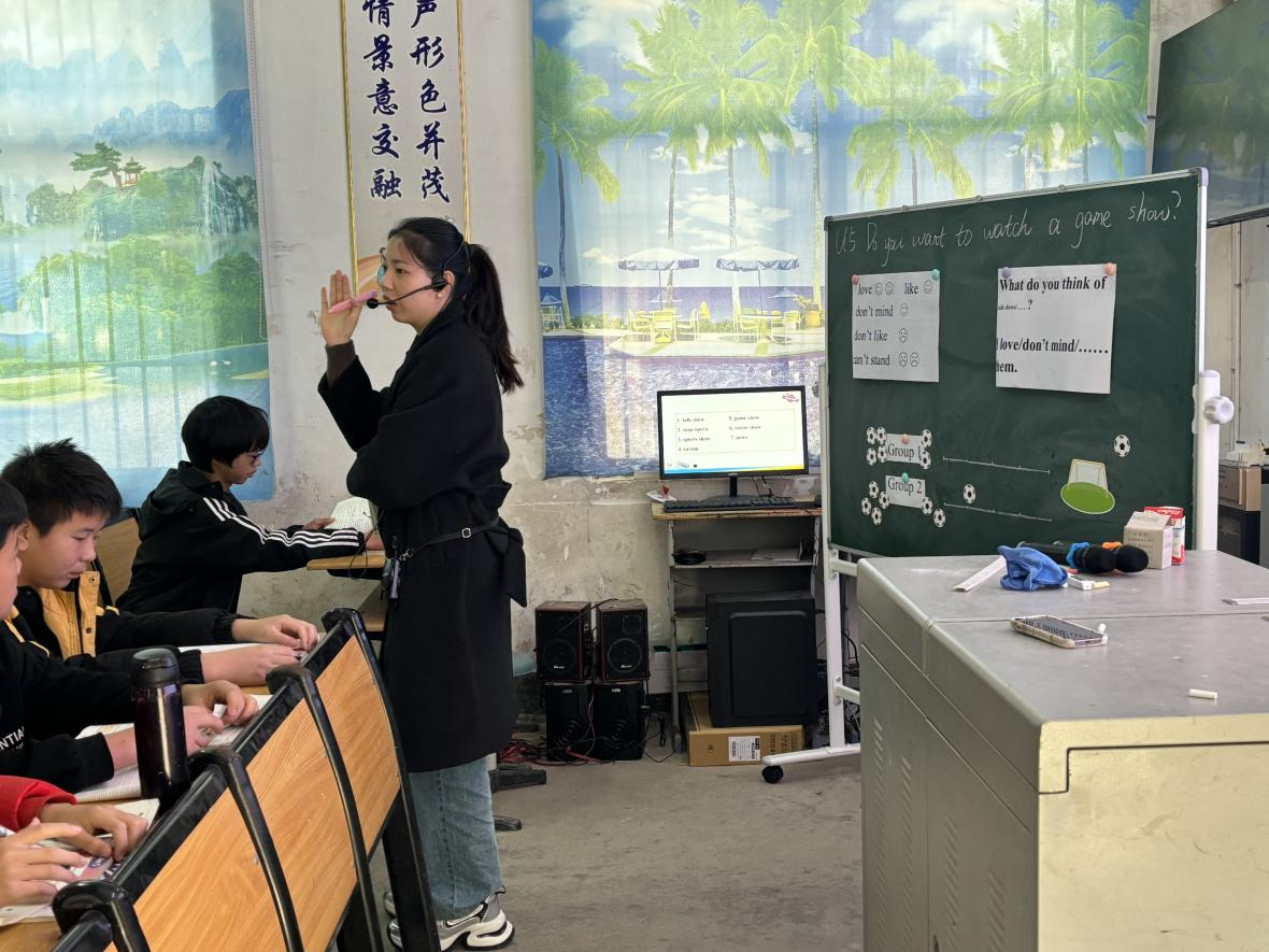 课堂教学展风彩，教学比武促提升