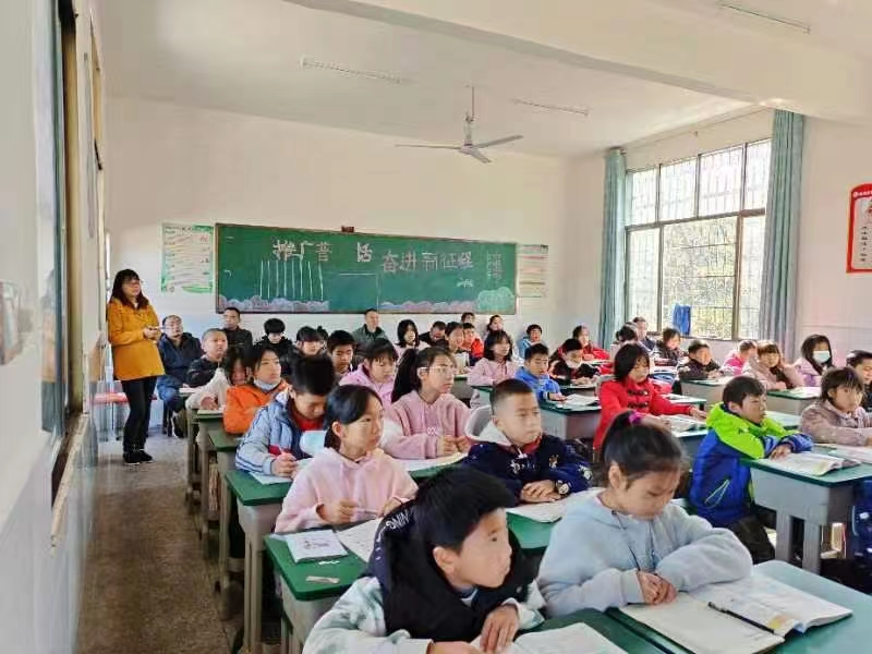 同课异构展风采，集思广益促成长