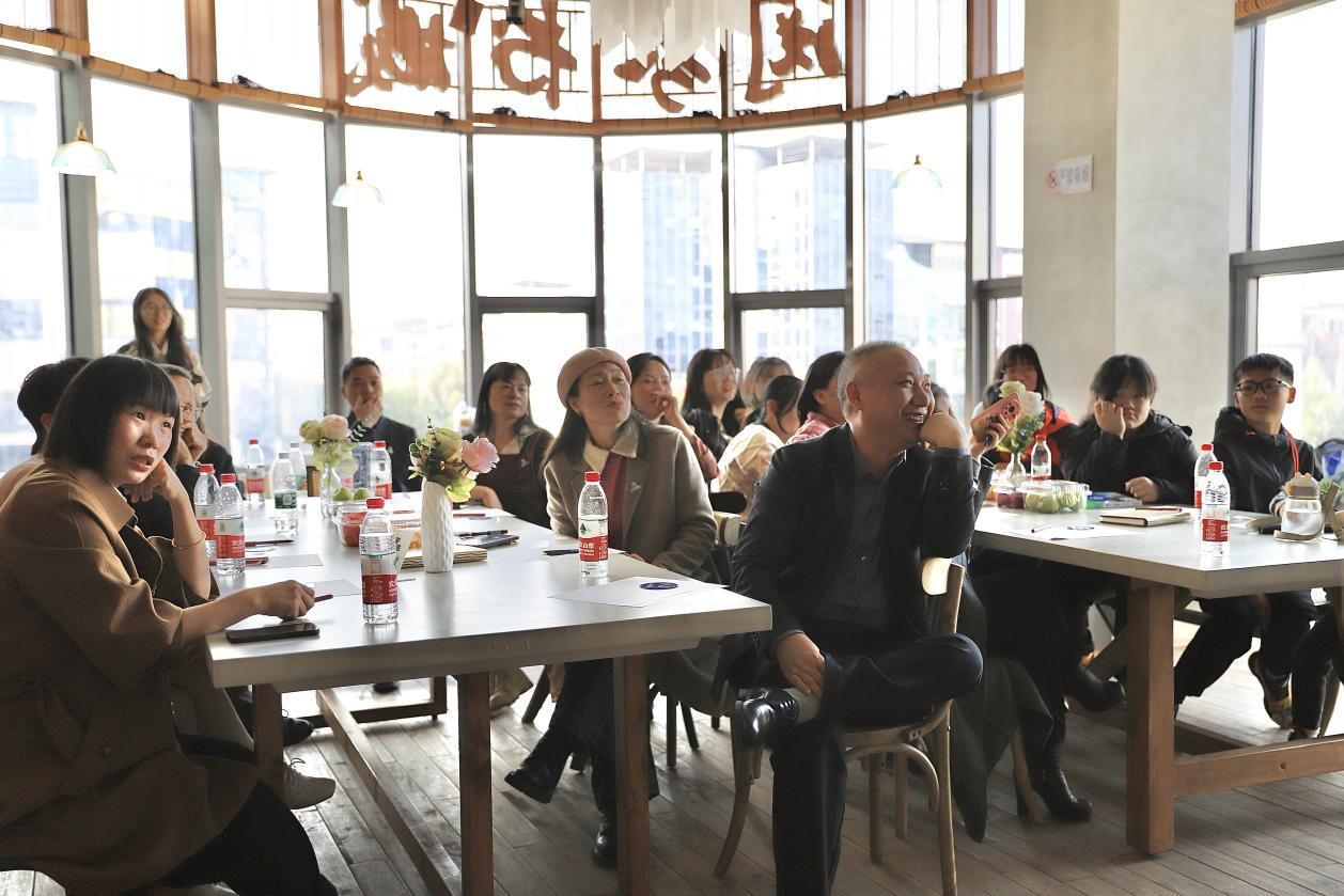 繁星读书会开展第三期线下分享活动