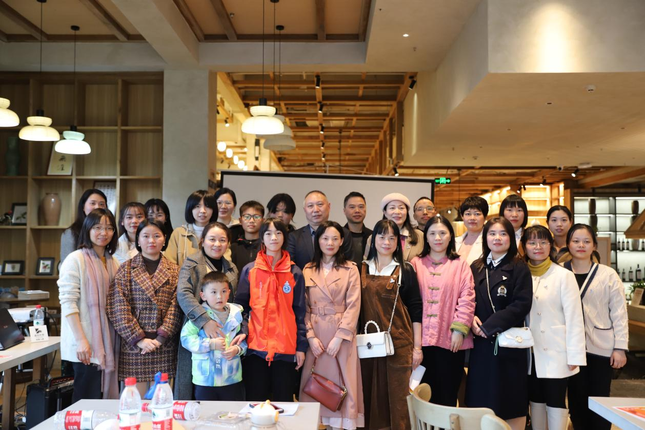 繁星读书会开展第三期线下分享活动