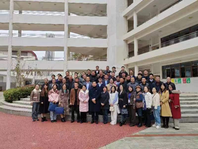 交流学习促变革 生本课堂促发展