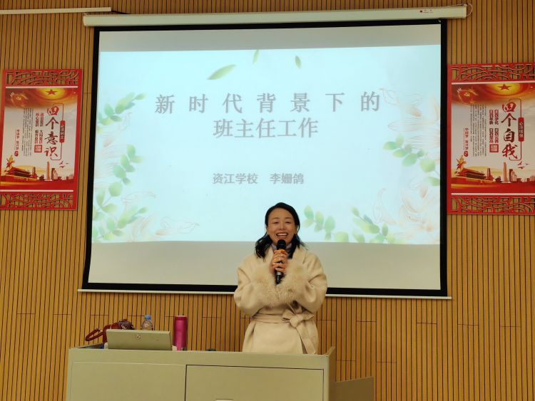 提灯引路  育梦成光