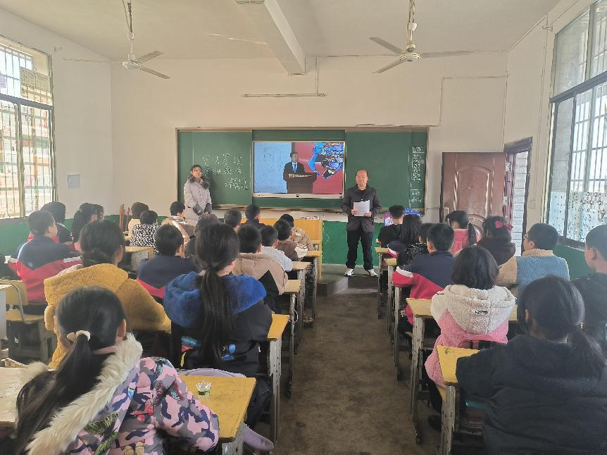 “宪法”护航  追梦远方！