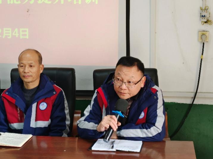 提升思想高度 积淀理论厚度