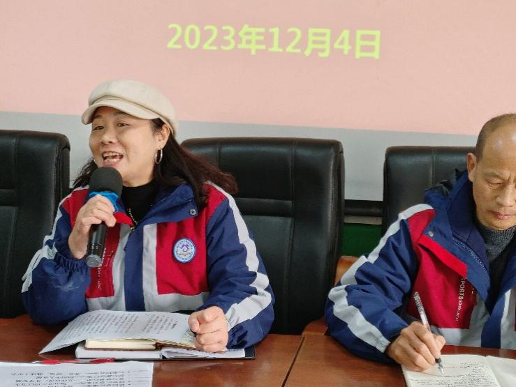 提升思想高度 积淀理论厚度