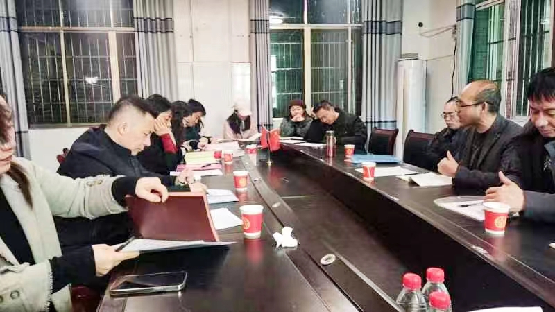 教育局基础教育工作股到塘田市镇中心完小检查工作