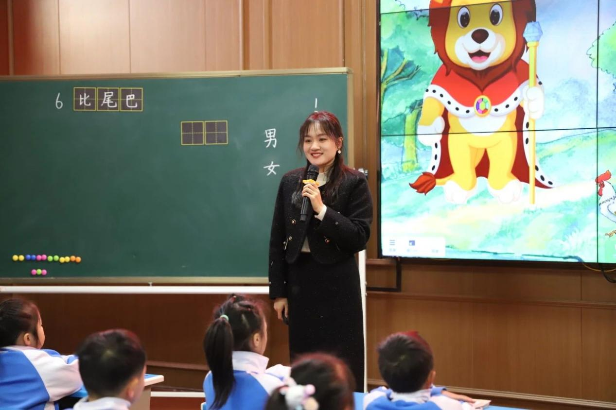 城区二小举行青蓝学院语文“菁优课”展示活动