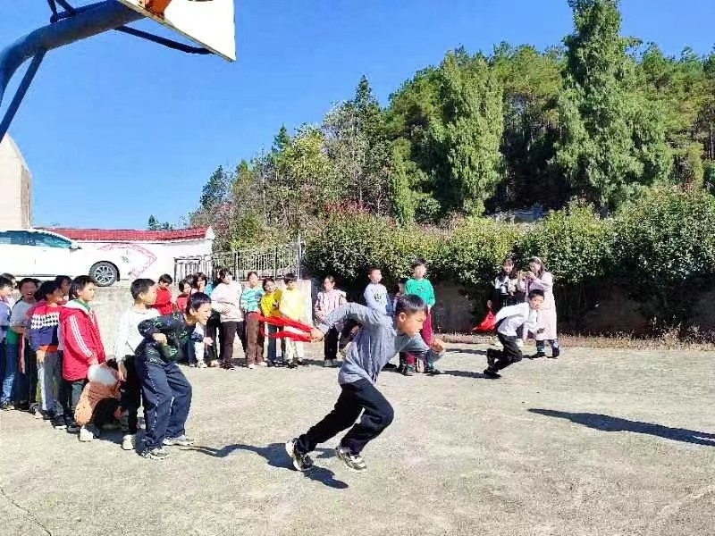 年少露风华，运动展风采