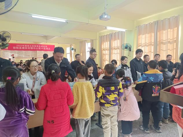 爱心捐赠情满校园,心系教育筑梦未来