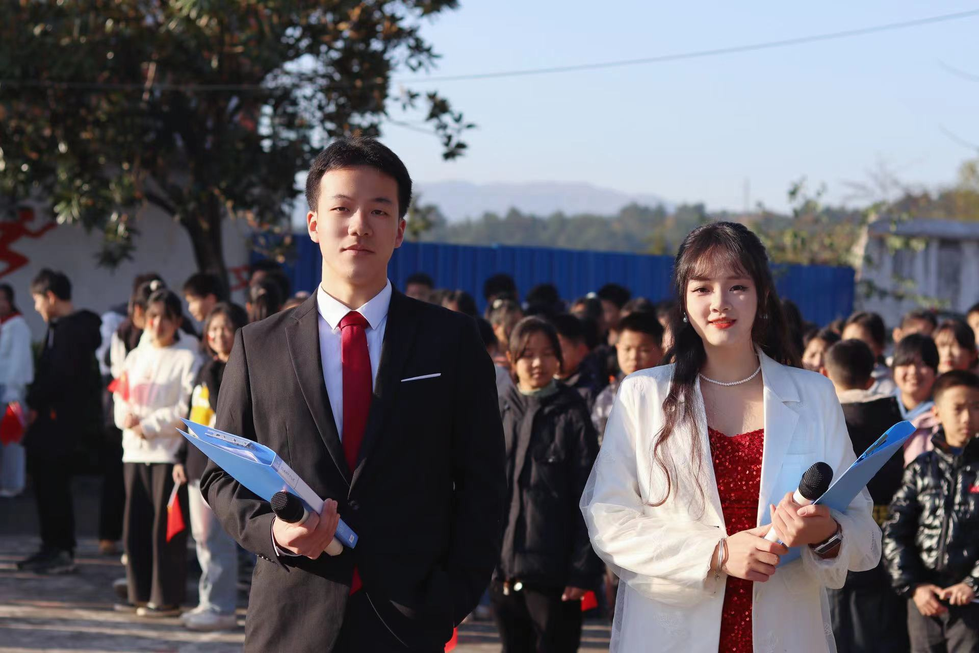 “感受运动乐趣，做不一样的你”新建集团第一届趣味运动会