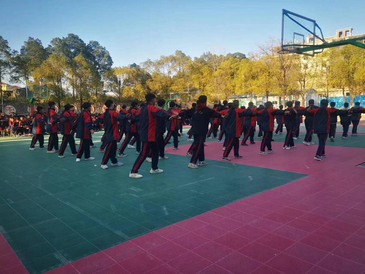 舞动青春  展示自我