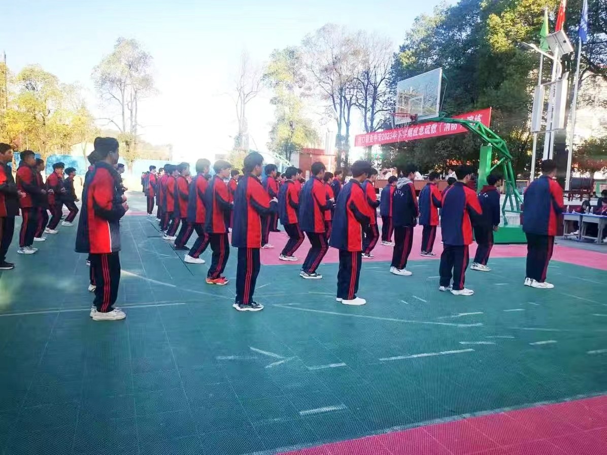 舞动青春  展示自我