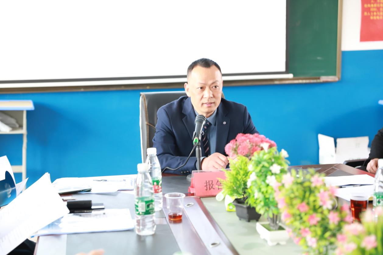 张克家小学校长工作室赴火厂坪镇二小开展调研活动