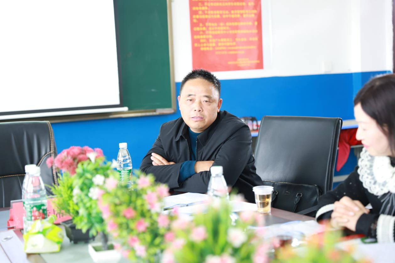 张克家小学校长工作室赴火厂坪镇二小开展调研活动