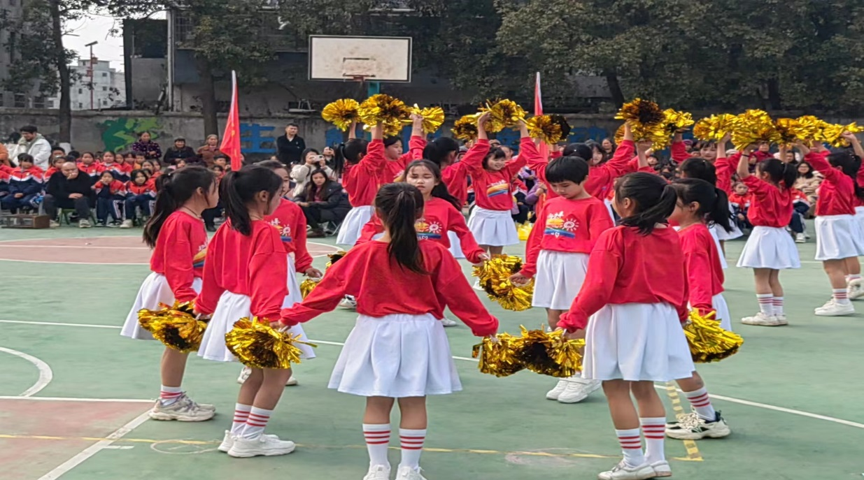 阳光大课间  快乐满校园