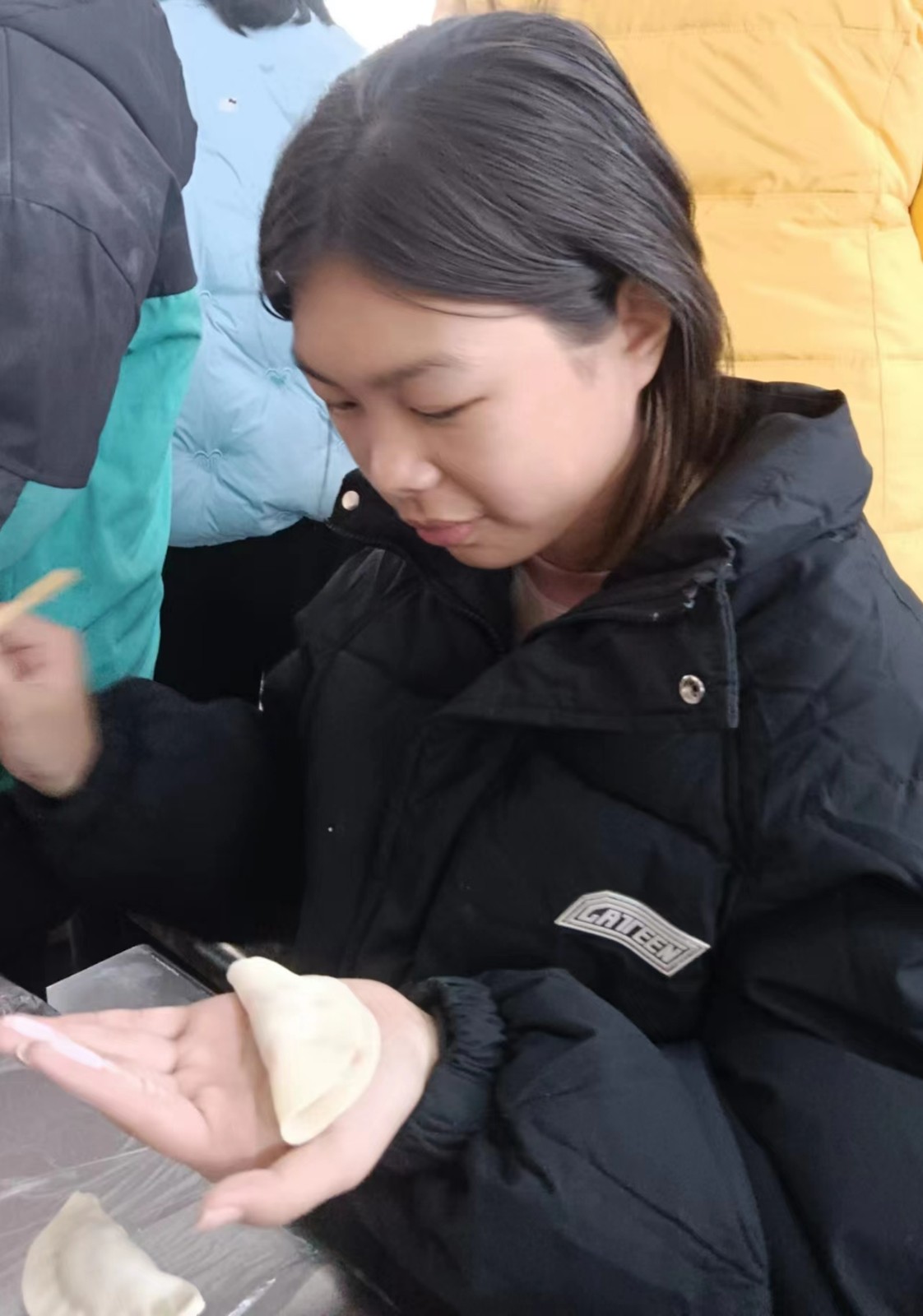 浓浓饺子香，暖暖关爱情