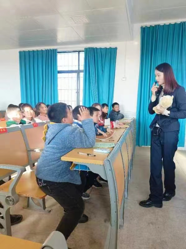 校际交流冬意暖，共学互促齐进步