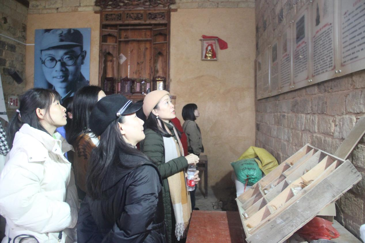 城区二小党支部赴袁国平故居开展党史学习教育