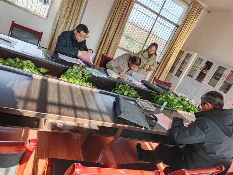 邵阳县教育主题督导组到黄荆乡中心学校督导“四项”重点工作