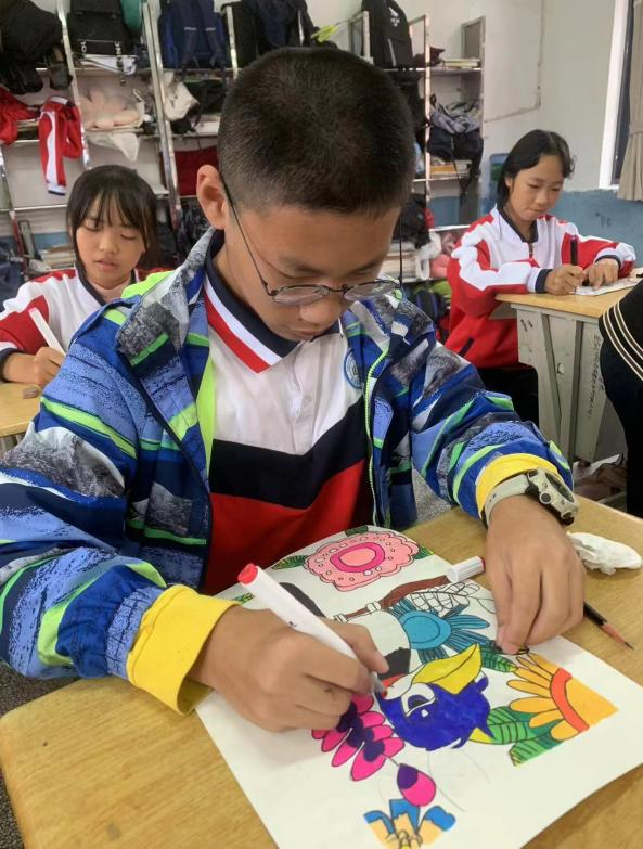 湖南新宁：    金城学校落实“双减”，社团活动丰富多彩