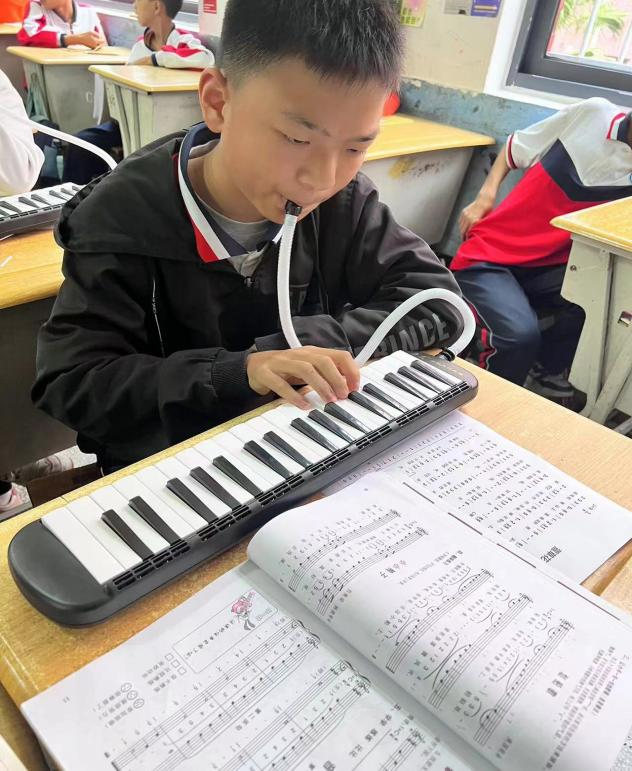 湖南新宁：    金城学校落实“双减”，社团活动丰富多彩