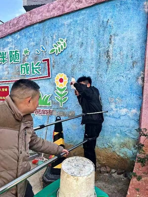 三阁司镇长铺中心小学开展反恐应急演练