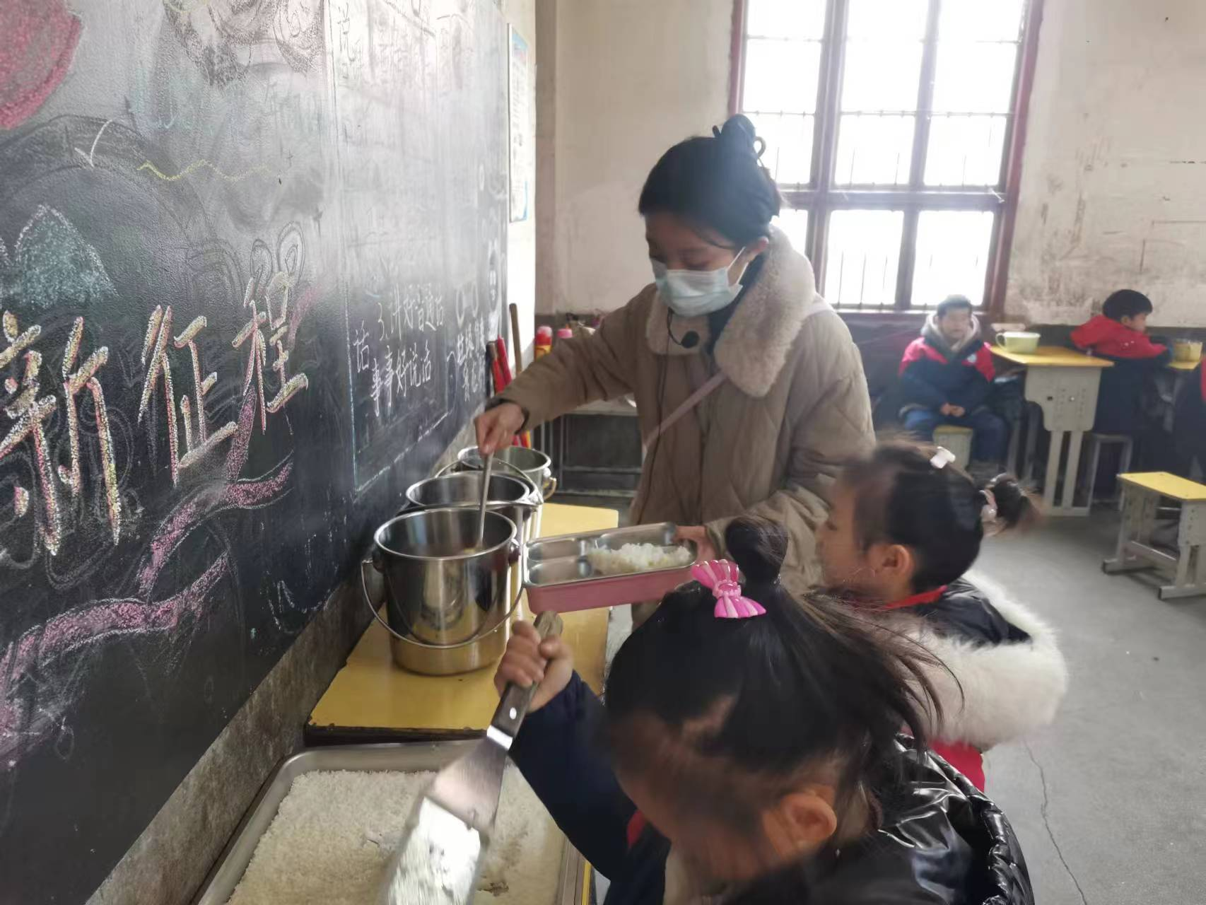 班主任谢昀澍：以身示范  用爱守护