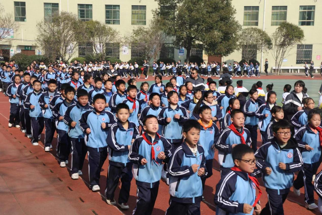 阳光大课间 活力满校园