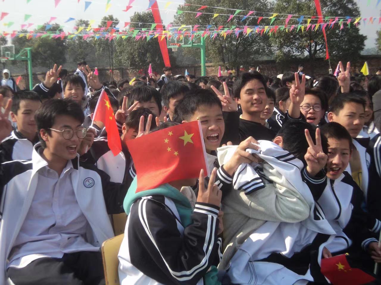 下花桥镇中学第六届校园科技文体艺术节隆重开幕