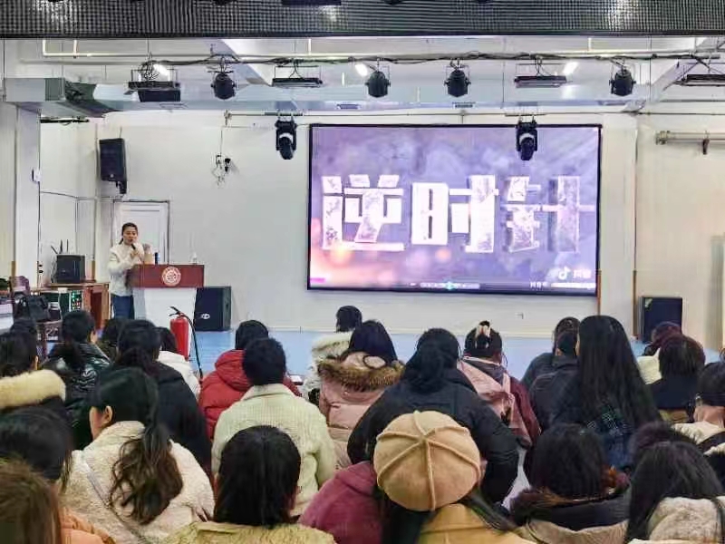 新宁县幼儿园开展反恐防暴演练