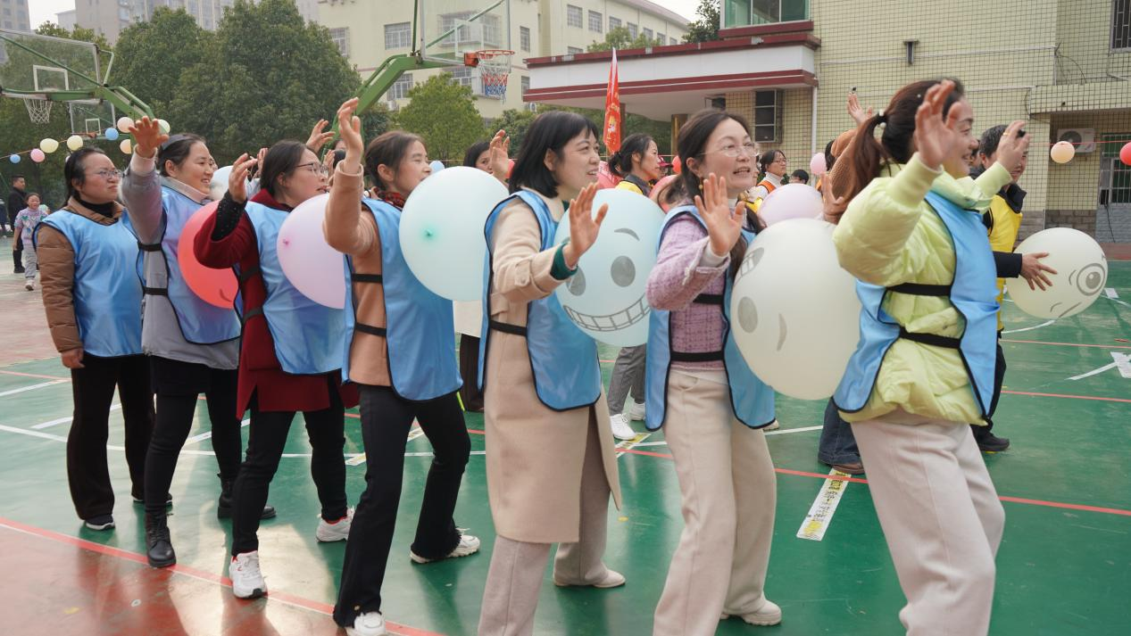 城区二小人的亲子运动会：“趣”享运动，“童”样精彩