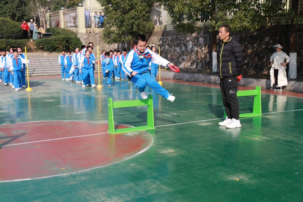 城区二小喜获邵东市中小学阳光大课间比赛一等奖