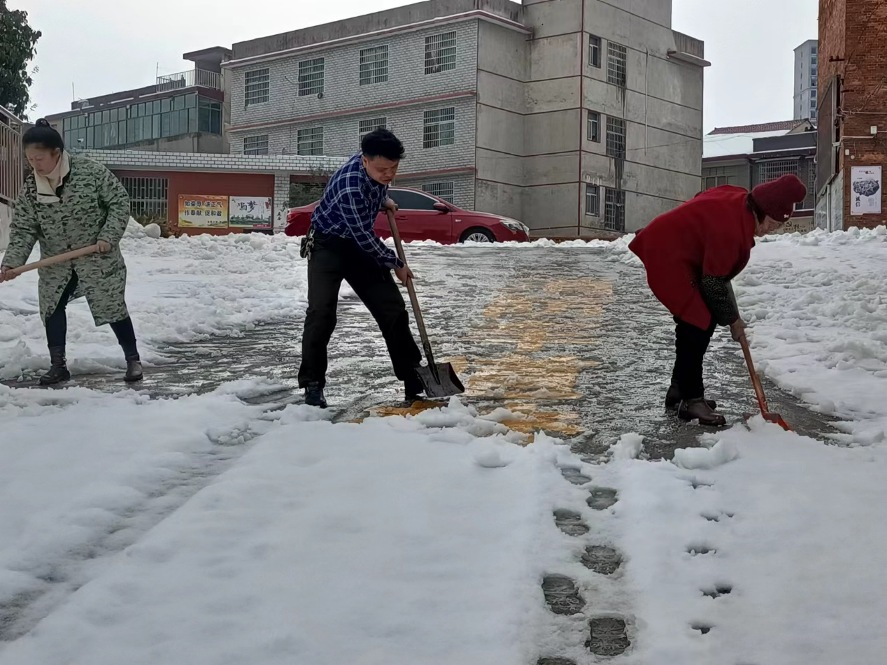 北塔小学的“老黄牛”