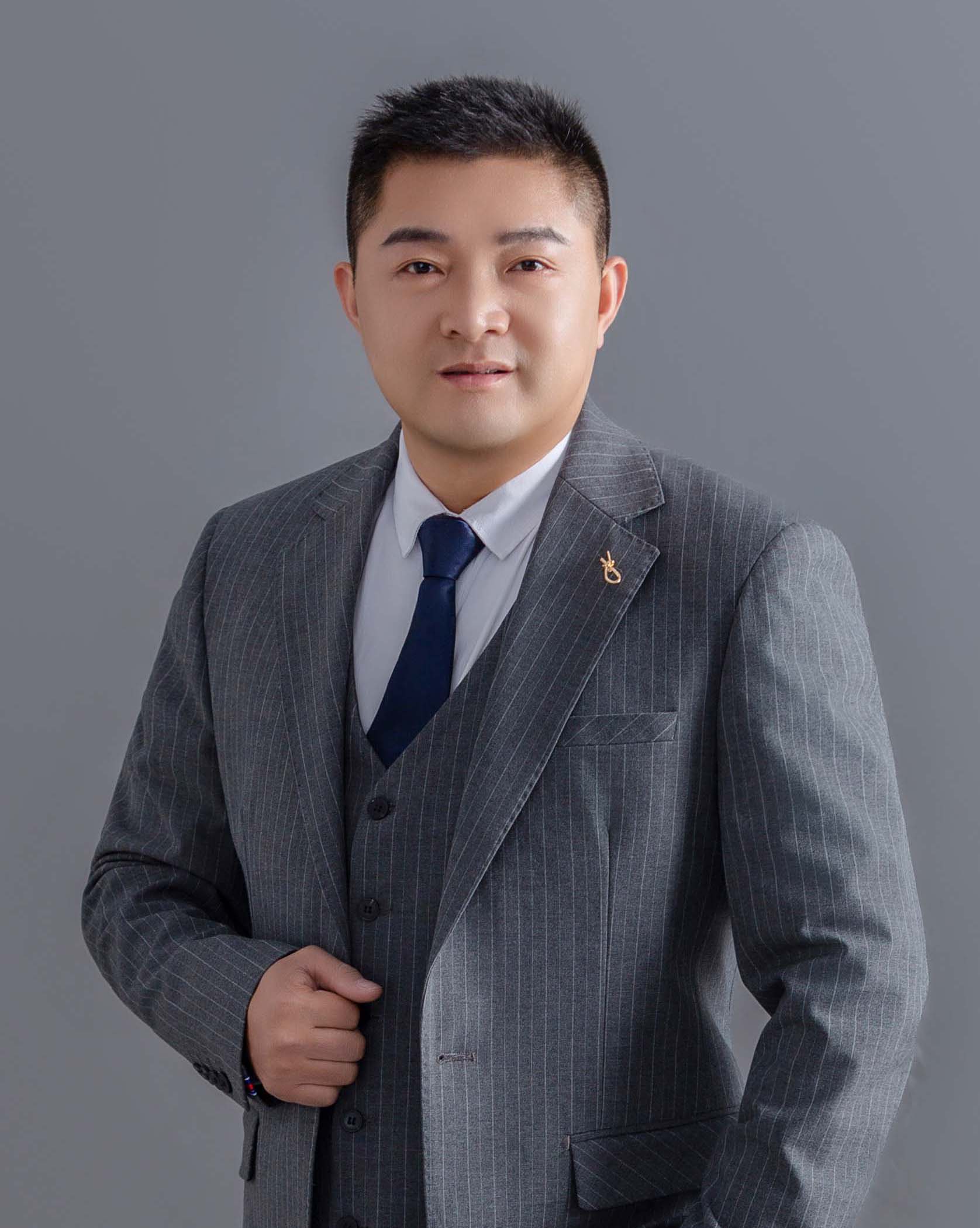 不断努力，励志成为创作歌词的大家