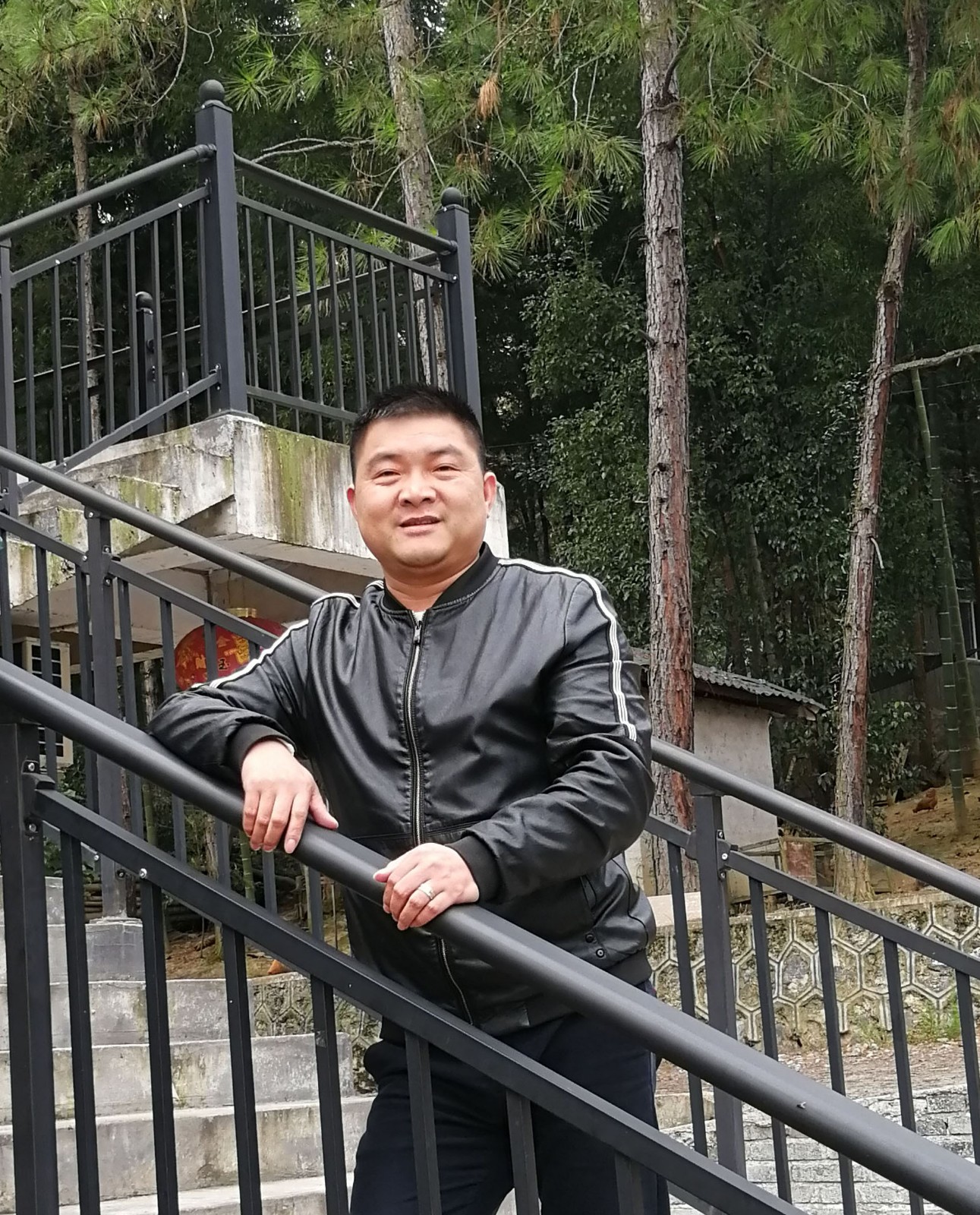 不断努力，励志成为创作歌词的大家