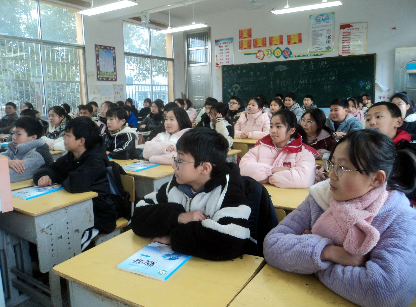 邵阳县下花桥镇中学喜迎开学安全教育第一课