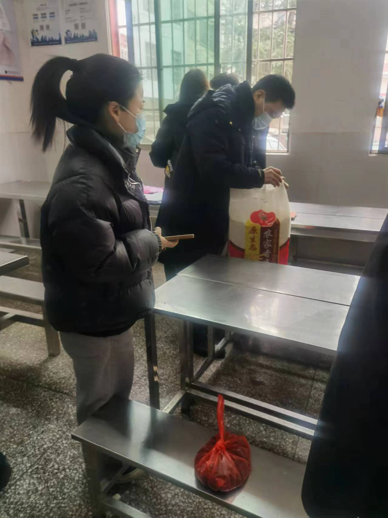 开学严把食品安全关