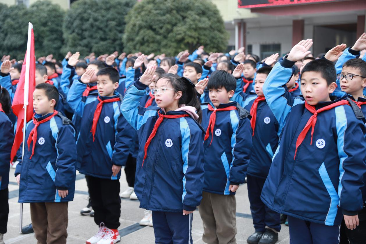 城区二小举行开学典礼：用运动和读书点亮新学期