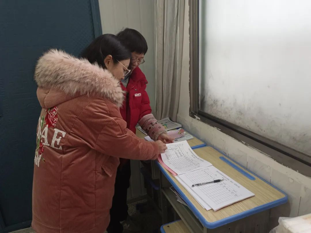 街道办事处对城区一完小等学校开展校园食品安全检查