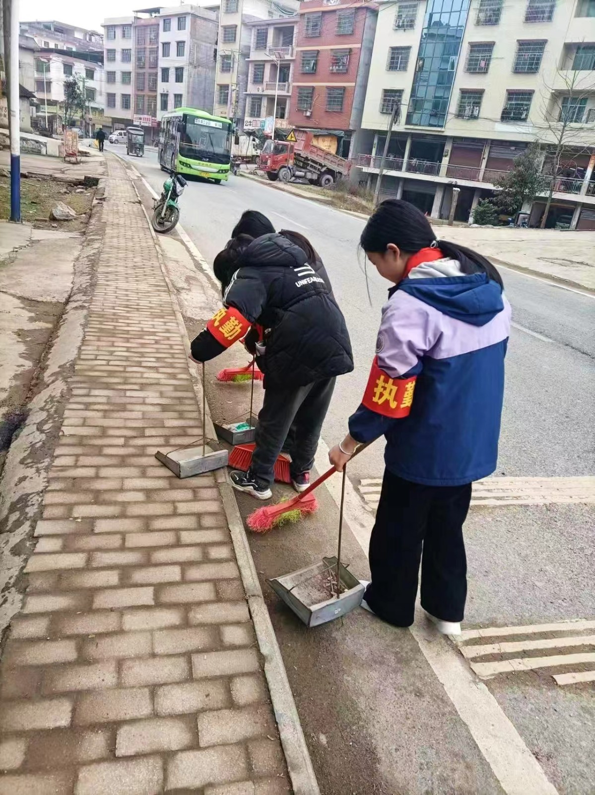 三阁司镇长铺中心小学开展“学雷锋·文明实践我行动”活动