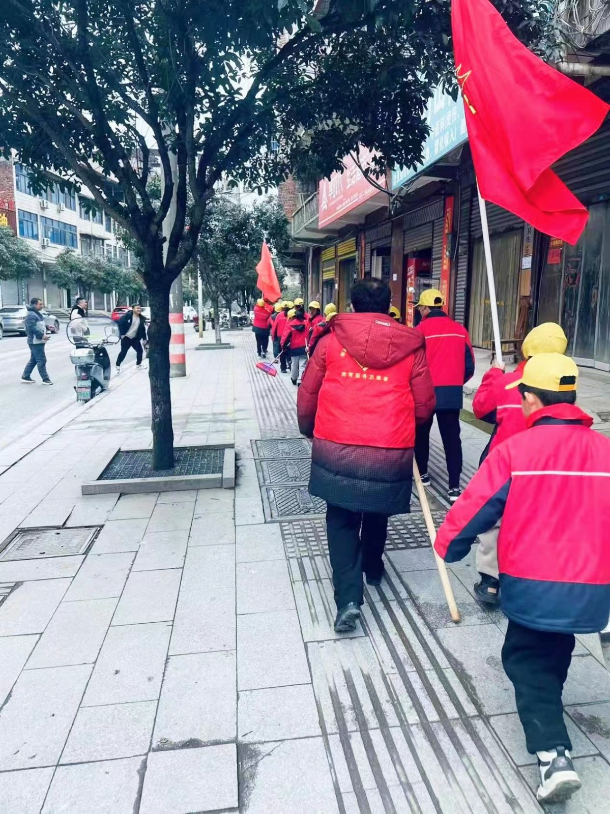 “弘扬雷锋精神  彰显道德力量”