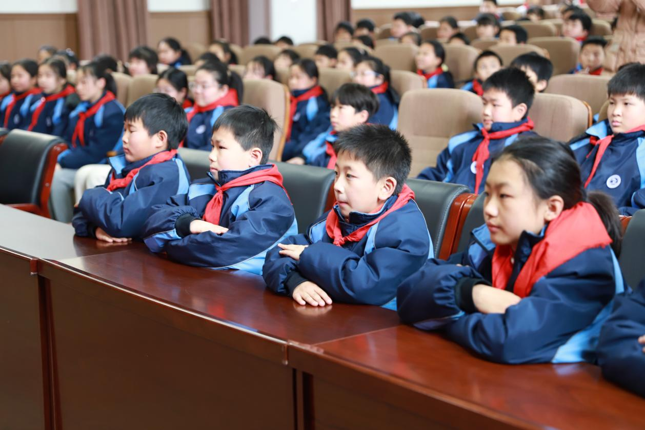 城区二小积极开展“法制教育进校园”系列活动