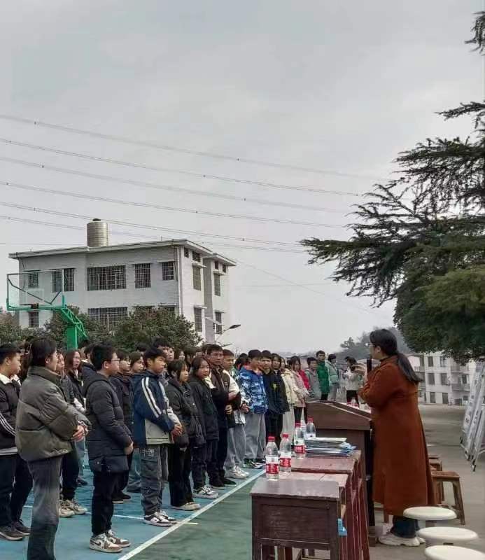 安全校园逢盛期  莘莘学子迎佳音