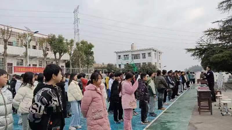 安全校园逢盛期  莘莘学子迎佳音