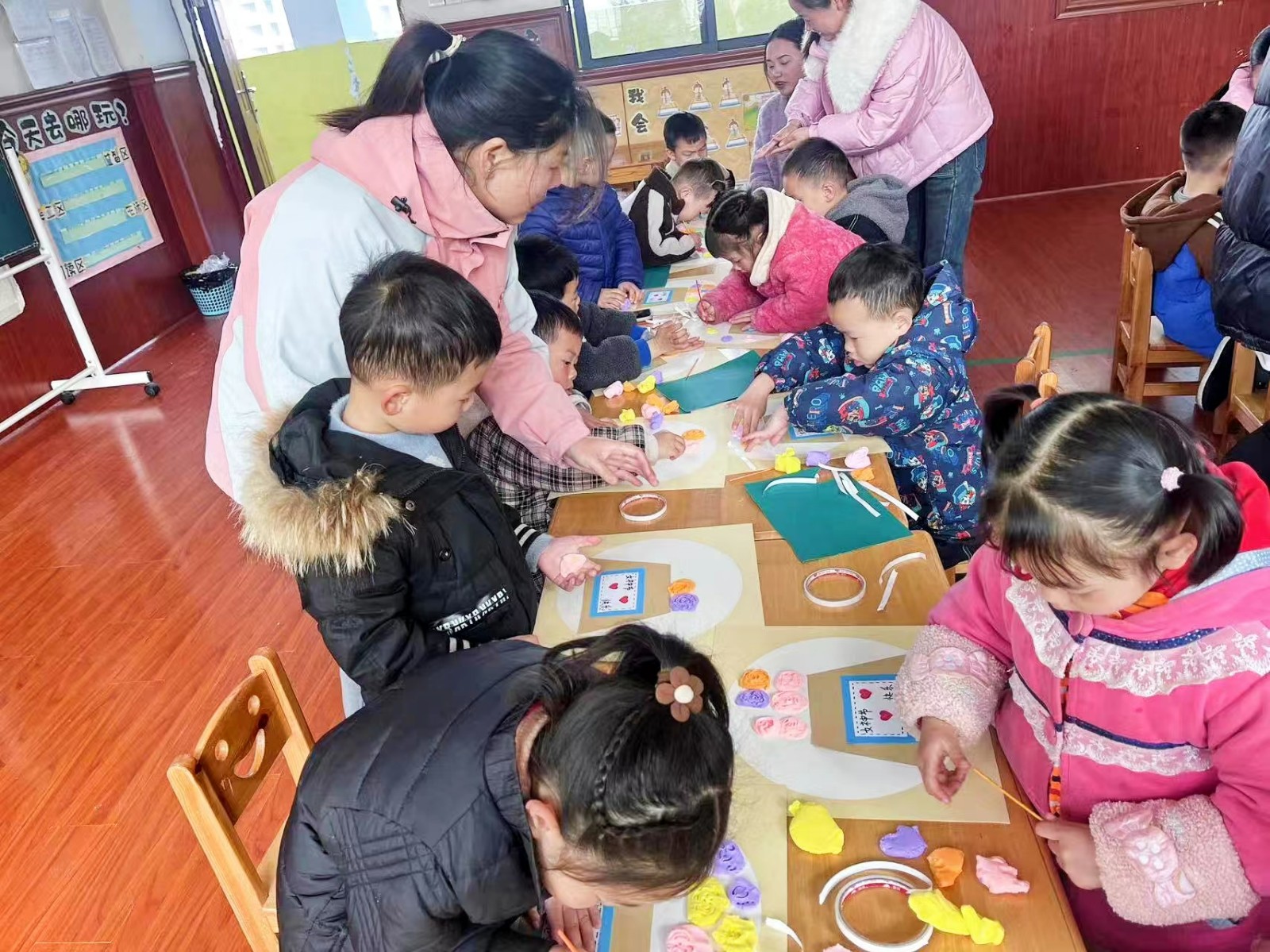 水头幼儿园开展别开生面的三八妇女节活动