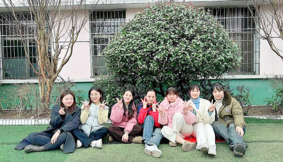 “庆三八，增凝聚”