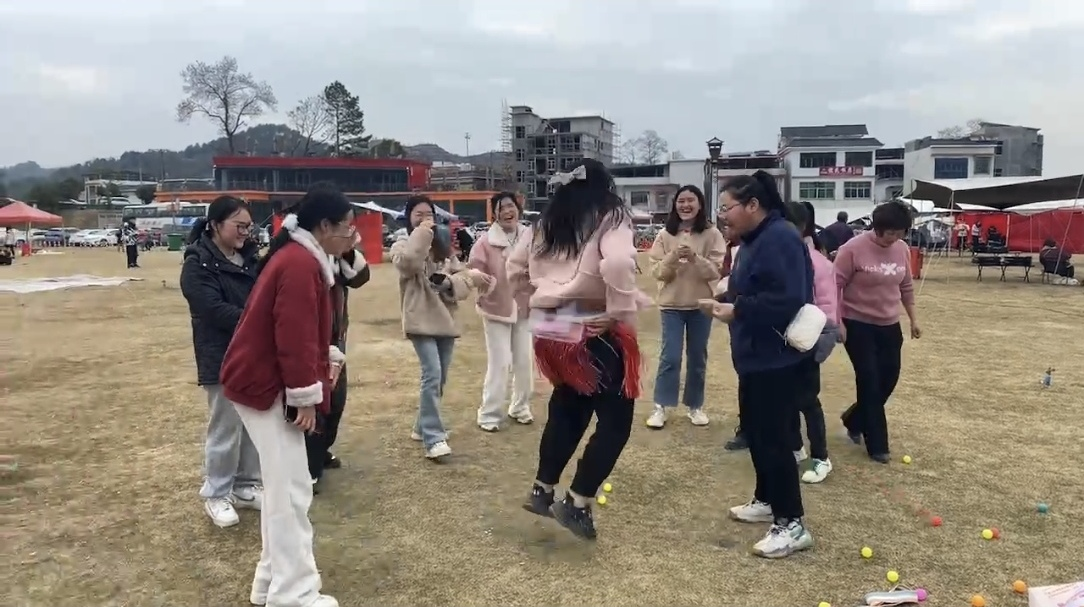 跟党奋进新征程  巾帼建功新时代