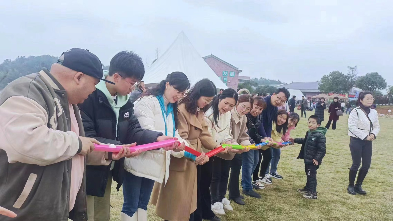 巾帼展英姿 筑梦新时代